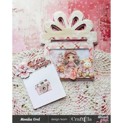 Prezent - wysokość - 15,8 cm + 2 maski - różne kolory